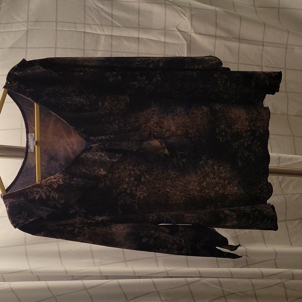 Gently Used Plus Size Blouse Black with Gold Accents, Size 4X